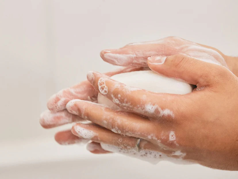 MUSTELA Savon surgras au Cold Cream à la cire d'abeille BIO Peau sèche 100 g